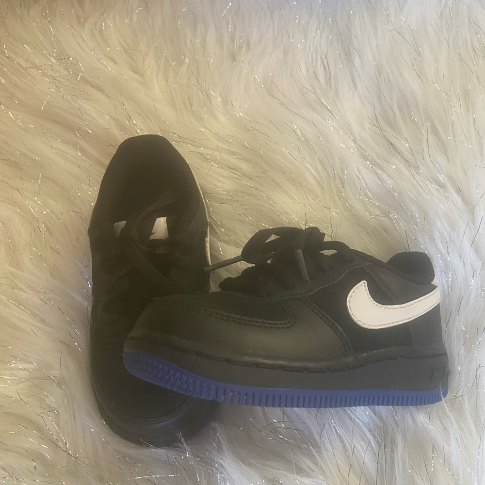 Kids Air Force 1 , size 6 Black with blue bottoms